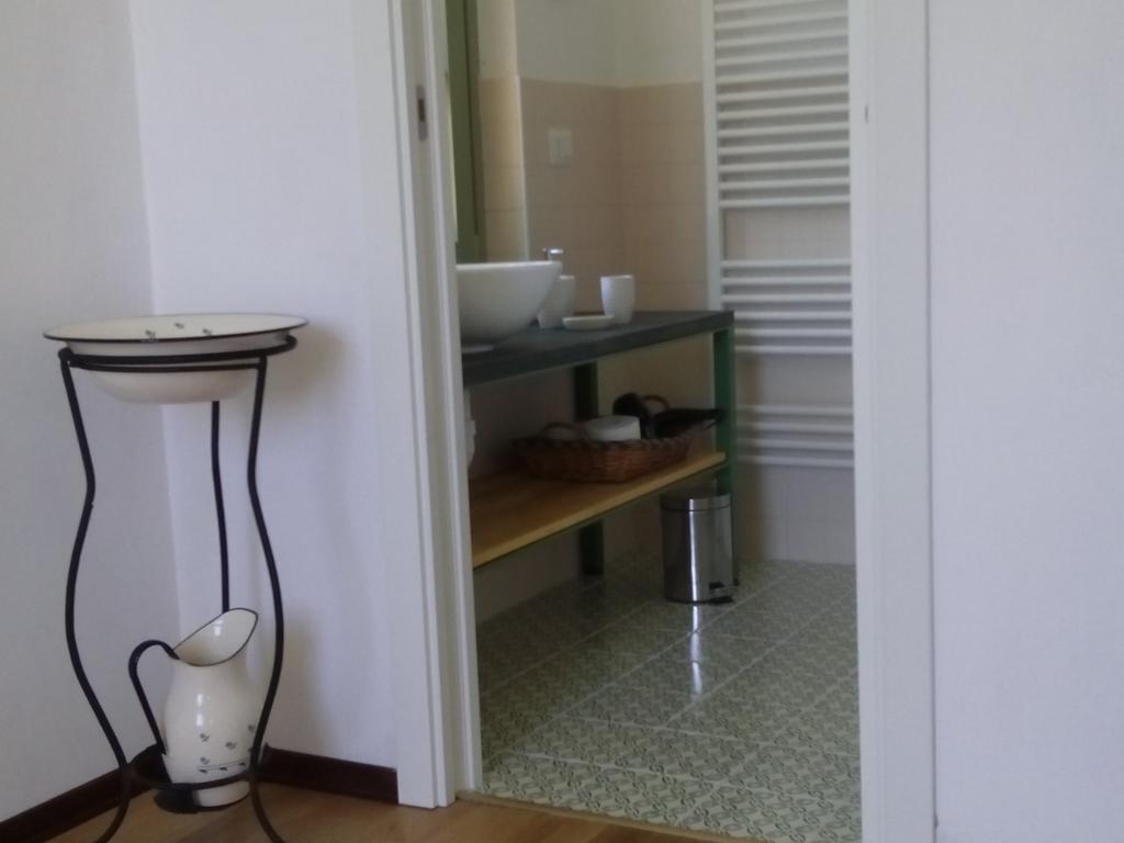 Appartamento La Camelia Ameno Zimmer foto
